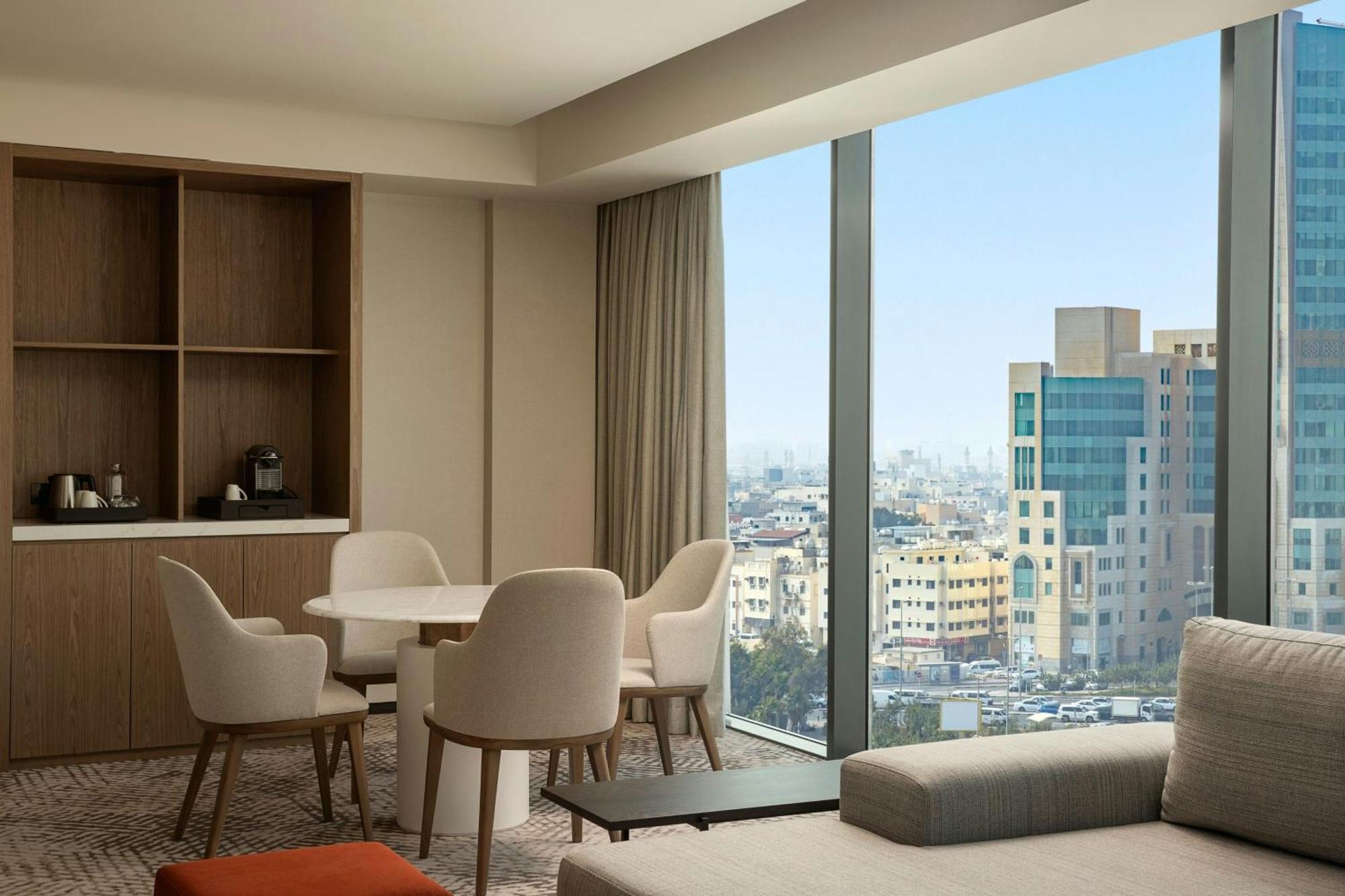 Sheraton Bahrain Hotel Manama Exterior photo